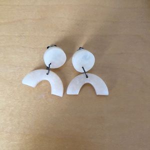 dainty translucent/natural oat earrings